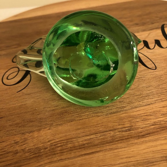 Green Glass Bird Figurine - Picture 5 of 8